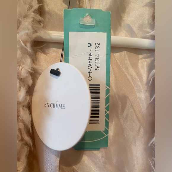 En Crème Faux Fur Vest size medium NWT - Picture 4 of 7